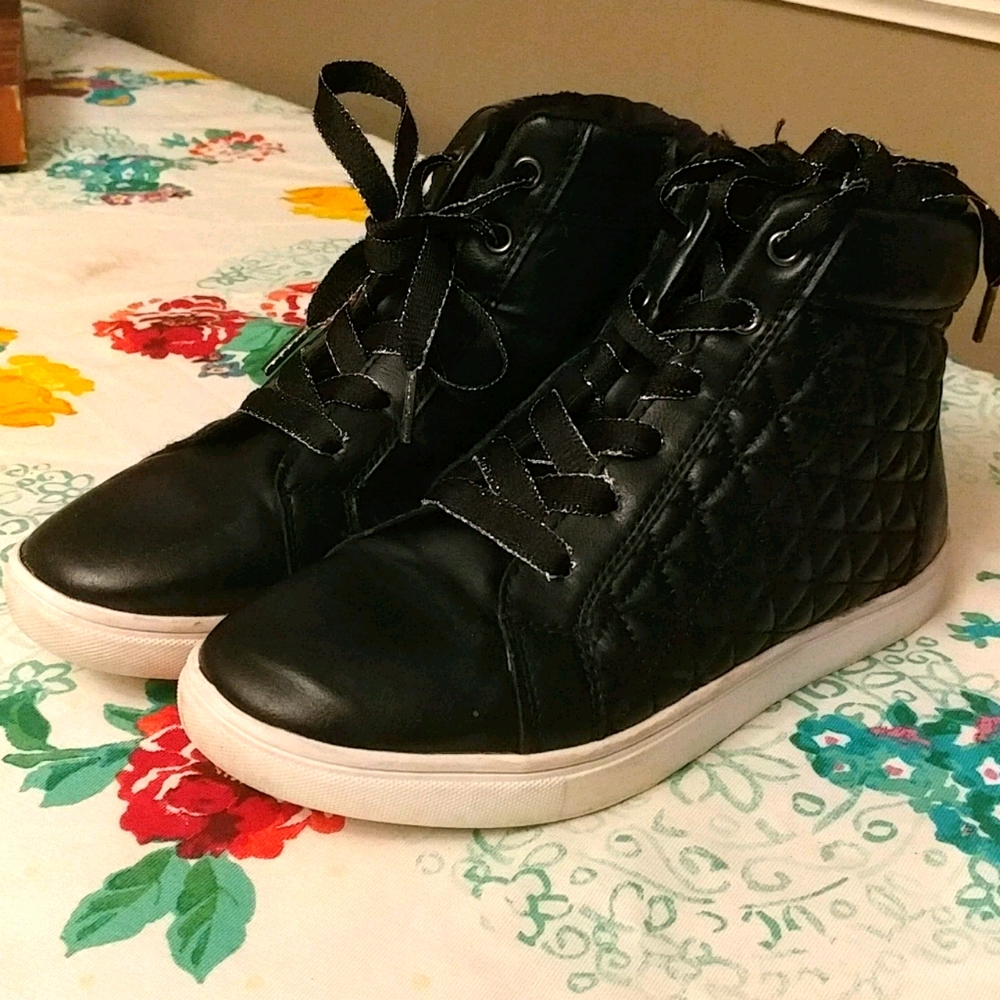 Girls wedges. Size4